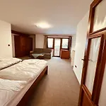 Penzion Mikulcin Vrch Vapenice