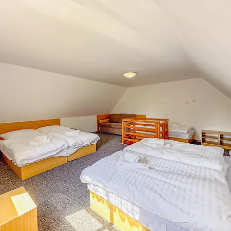Mikulcin Vrch Vapenice